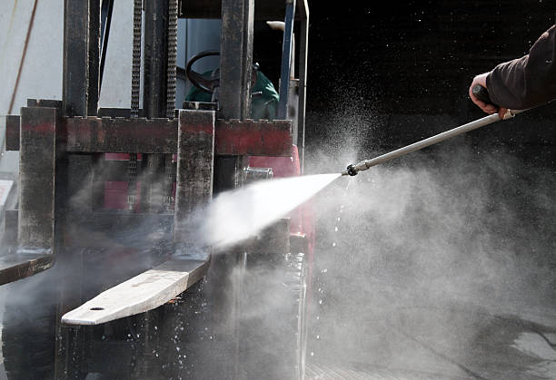 Best Oil Spill Cleanup  in Llender, CA